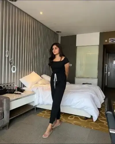 Call Girls Service in Querim